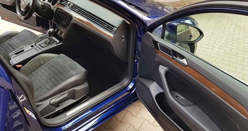 Volkswagen Passat cena 79900 przebieg: 148000, rok produkcji 2018 z Strzegom małe 742